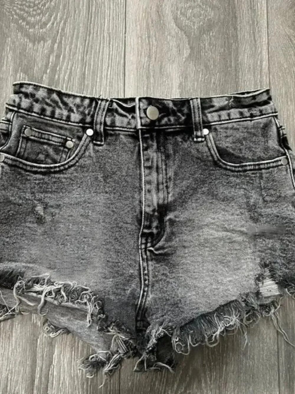 💕 3/$25 💕 NWOT Fashion Nova Black Denim Acid Wash Jean Shorts Size Small